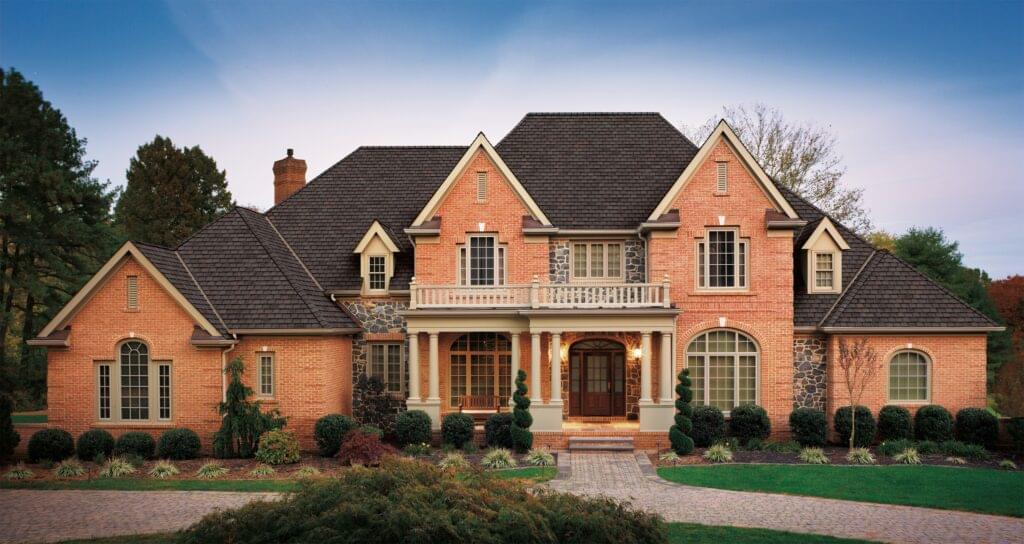Photo displaying a home using GAF's Camelot Sheffield Black shingles